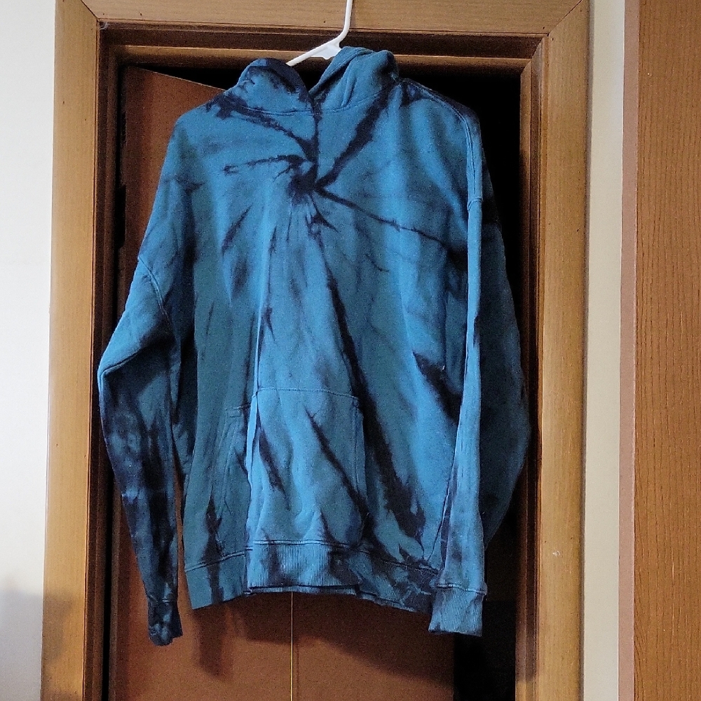 No Boundaries Men's Blue and Black Tie-Dye Hoodie